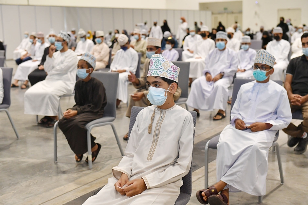 السلطنة قطعت شوطا كبيرا في تطعيم طلبة المدارس 