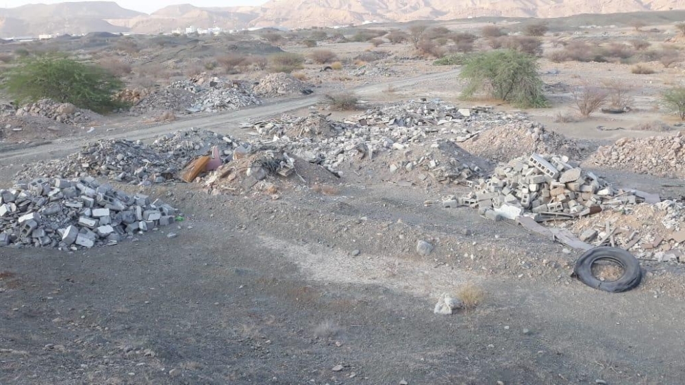 مشهد للمخلفات بعد تكدسها بسيوح الجفنين 