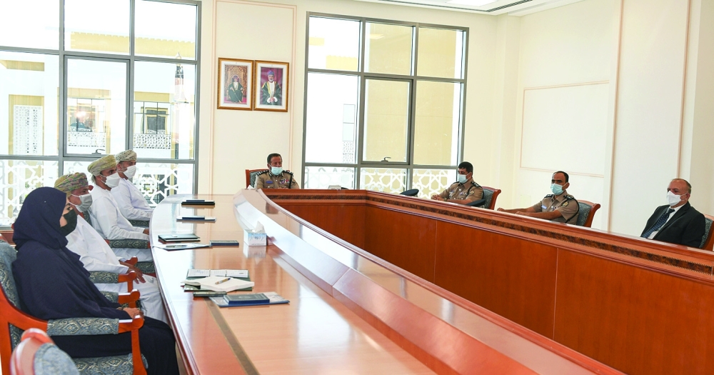 حضور اجتماع المجلس الاستشاري