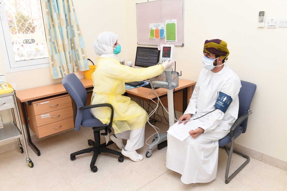 ظهور أعراض لاإرادية مثل خفقان القلب والتعرق الليلي 