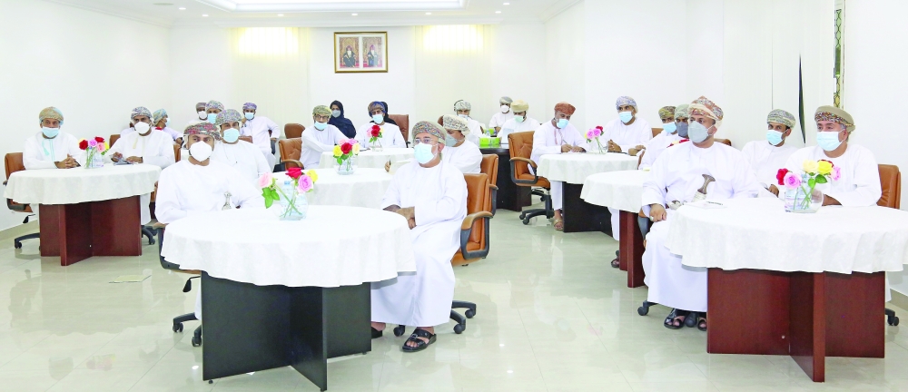 المشاركون في اللقاء التعريفي 