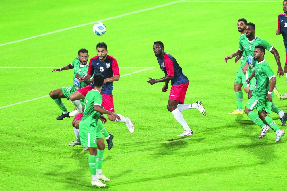 من اللقاء الودي لفريق النهضة مع نادي عبري