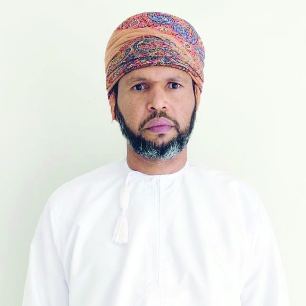  علي الشكيلي