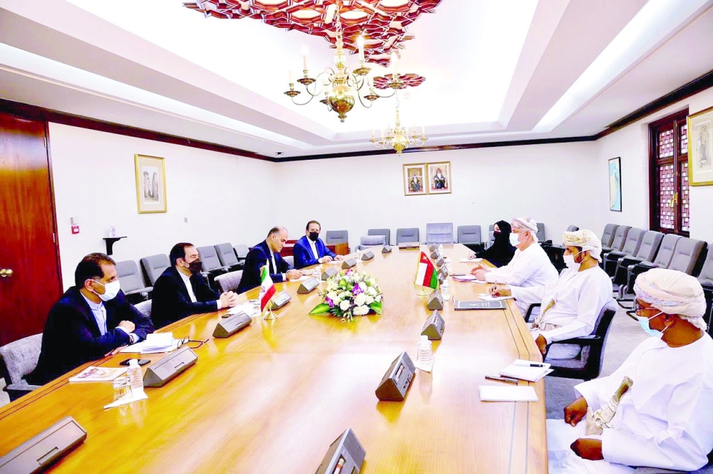  من جلسة المباحثات بين السلطنة وايران