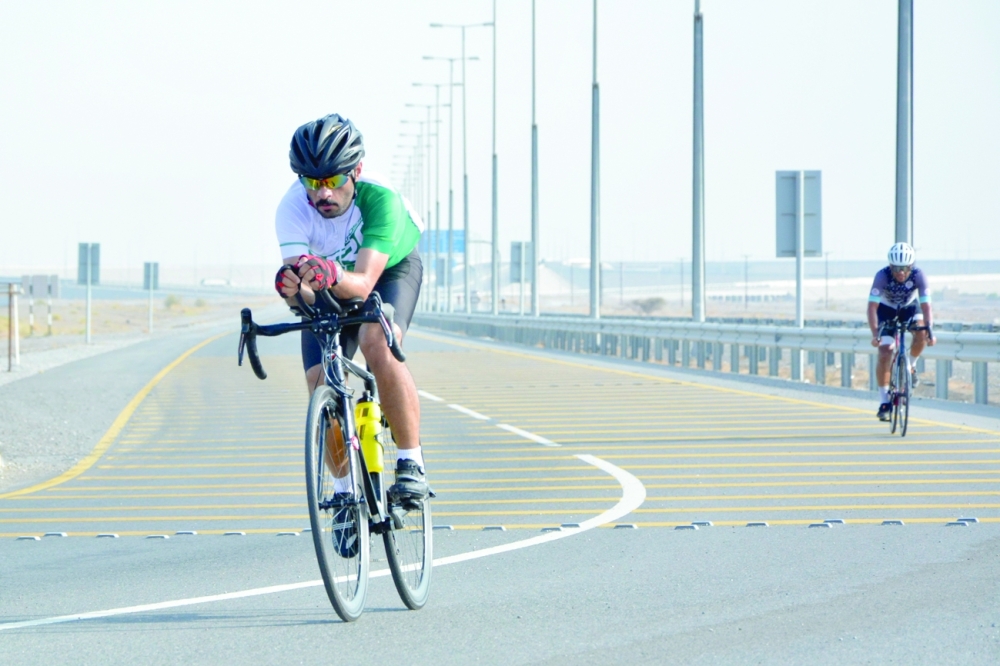 من سباق المرحلة الأولى من درع الوزارة للدراجات الهوائية