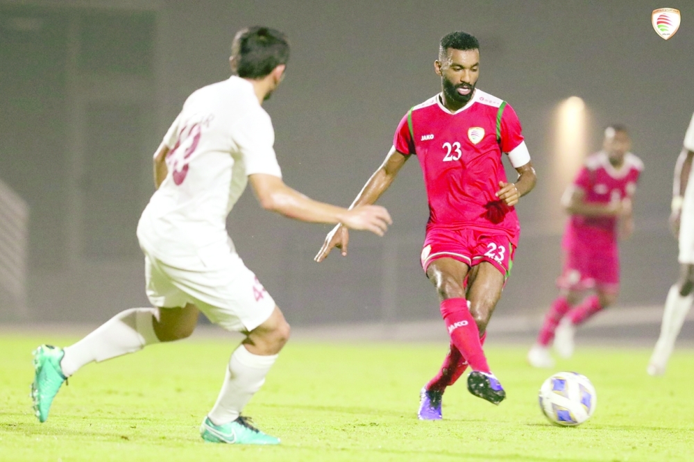 من لقاء منتخبنا الوطني الأول ومنتخب قطر العسكري