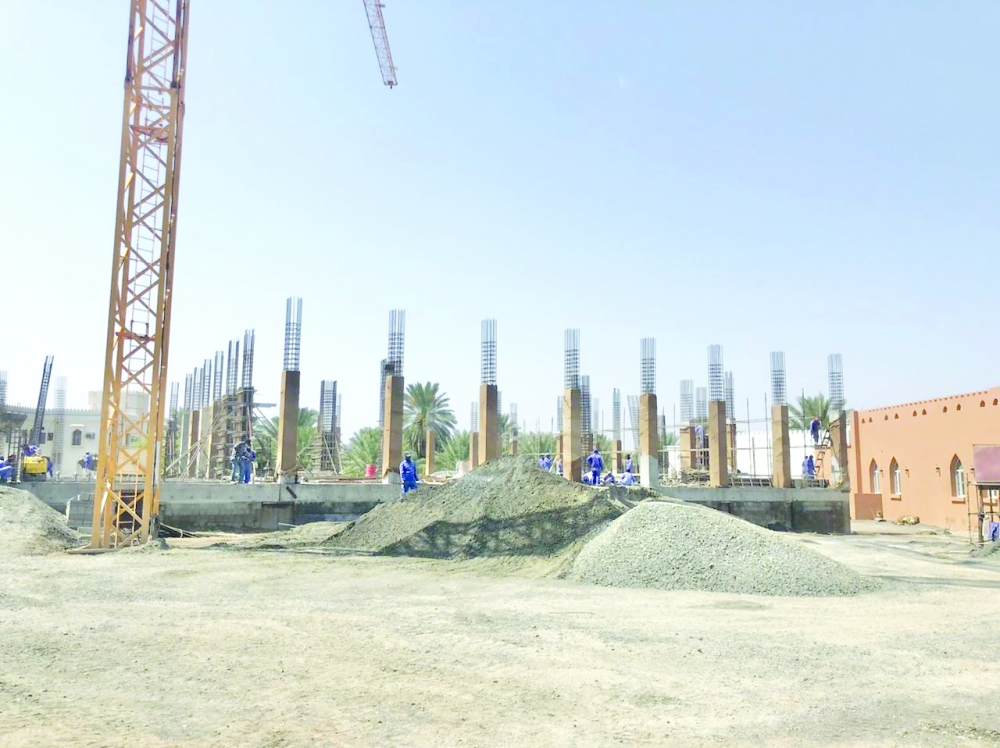 من الأعمال الإنشائية لبناء الجامع