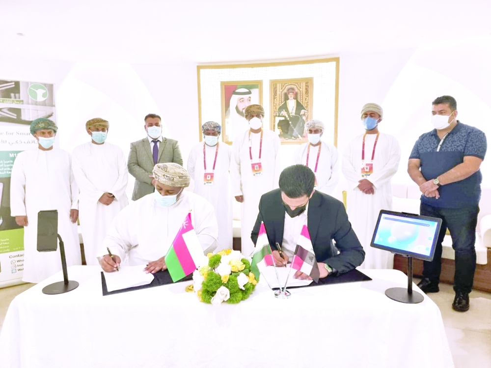 خلال توقيع الاتفاقيات 