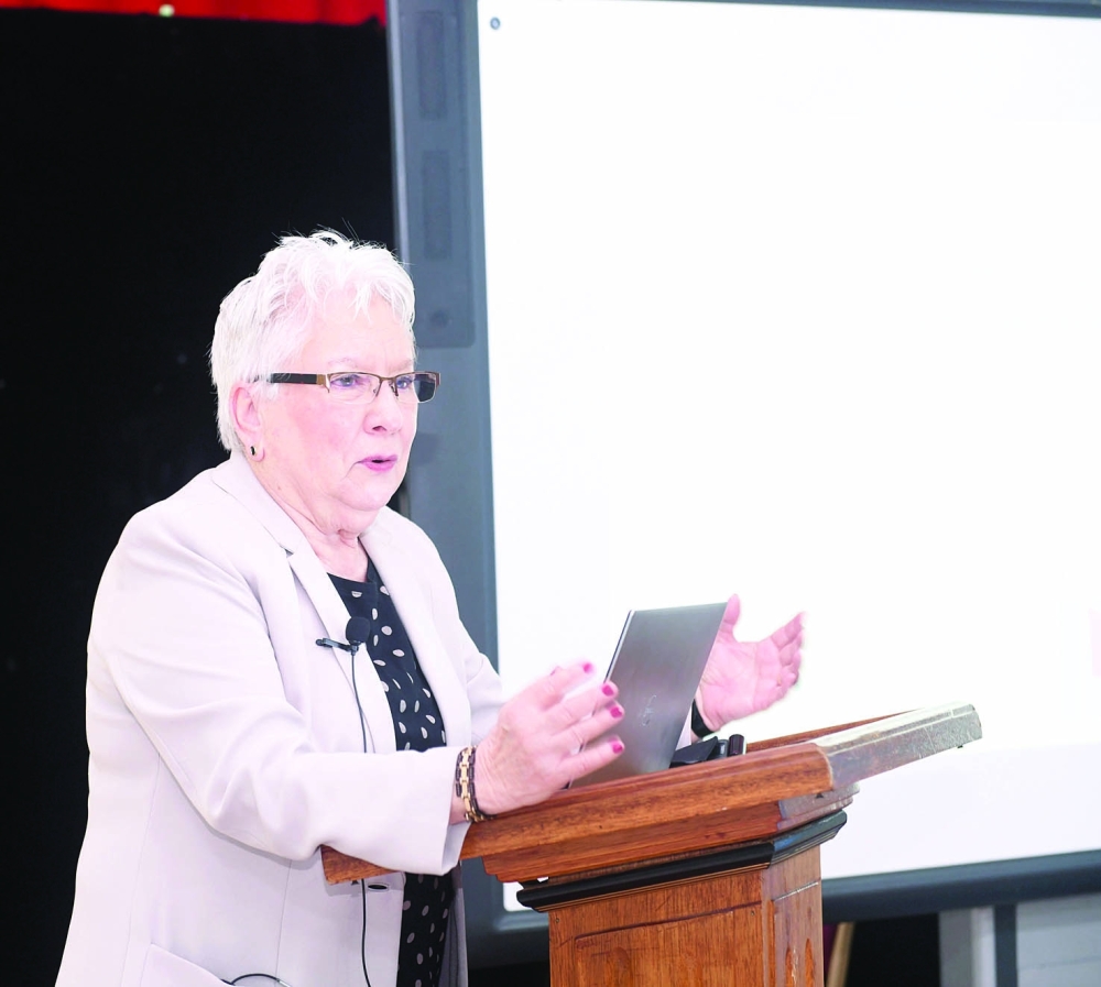 آيلين زيتزر