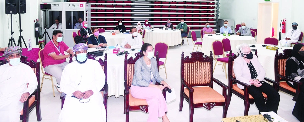 من المشاركين في الحلقة