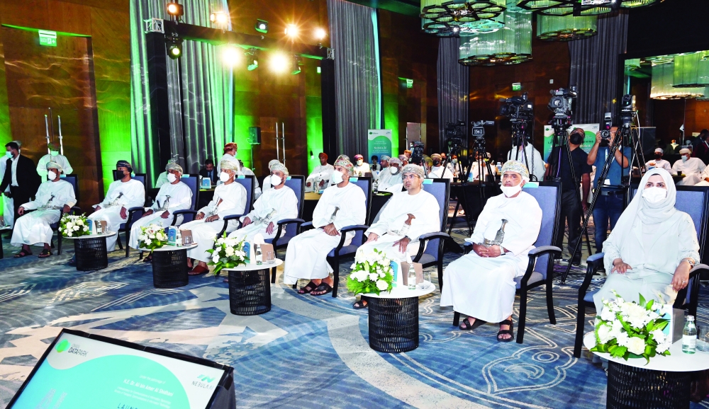 خلال تدشين خدمة الذكاء الاصطناعي السحابي بالسلطنة