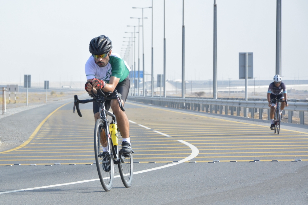 من سباق الجولة الأولى من درع الوزارة للدراجات الهوائية