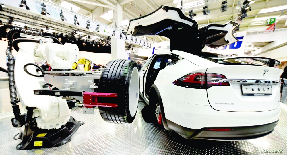 الشركات المنتجة تسابق الزمن لمواجهة المنافسة وارتفاع حجم الطلب