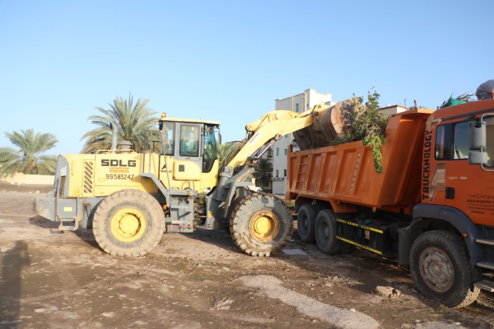 إعادة فتح الطرقات بالمصنعة