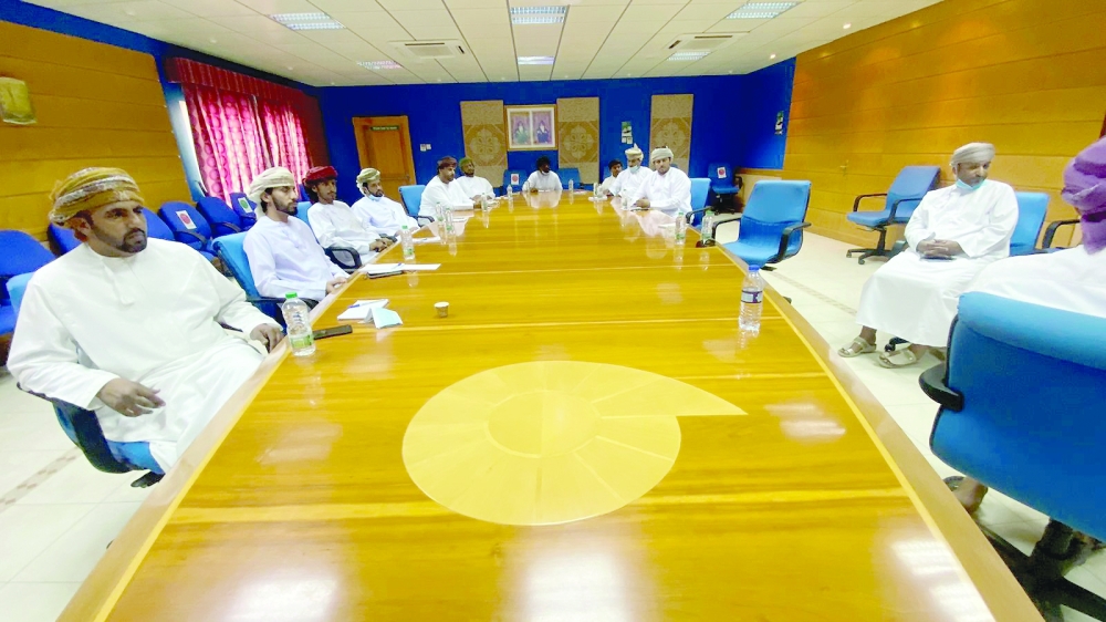 مساعدو الولاه بولايتي ثمريت شليم وجزرالحلانيات أثناء حلقة العمل