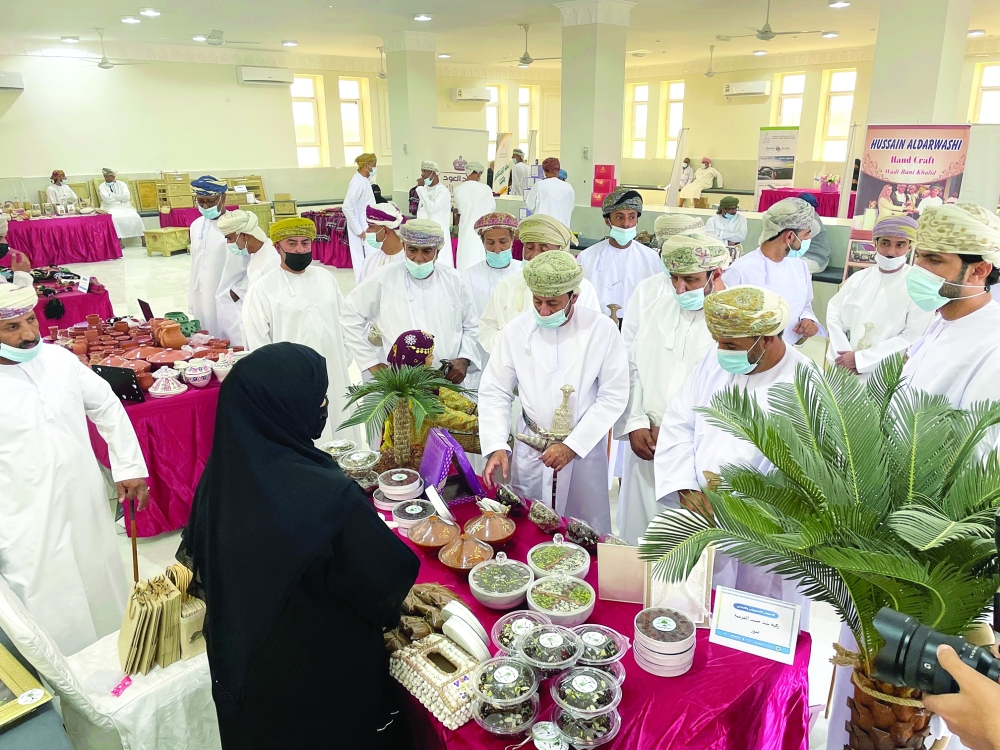 المعرض التسويقي والخدمي ببدية