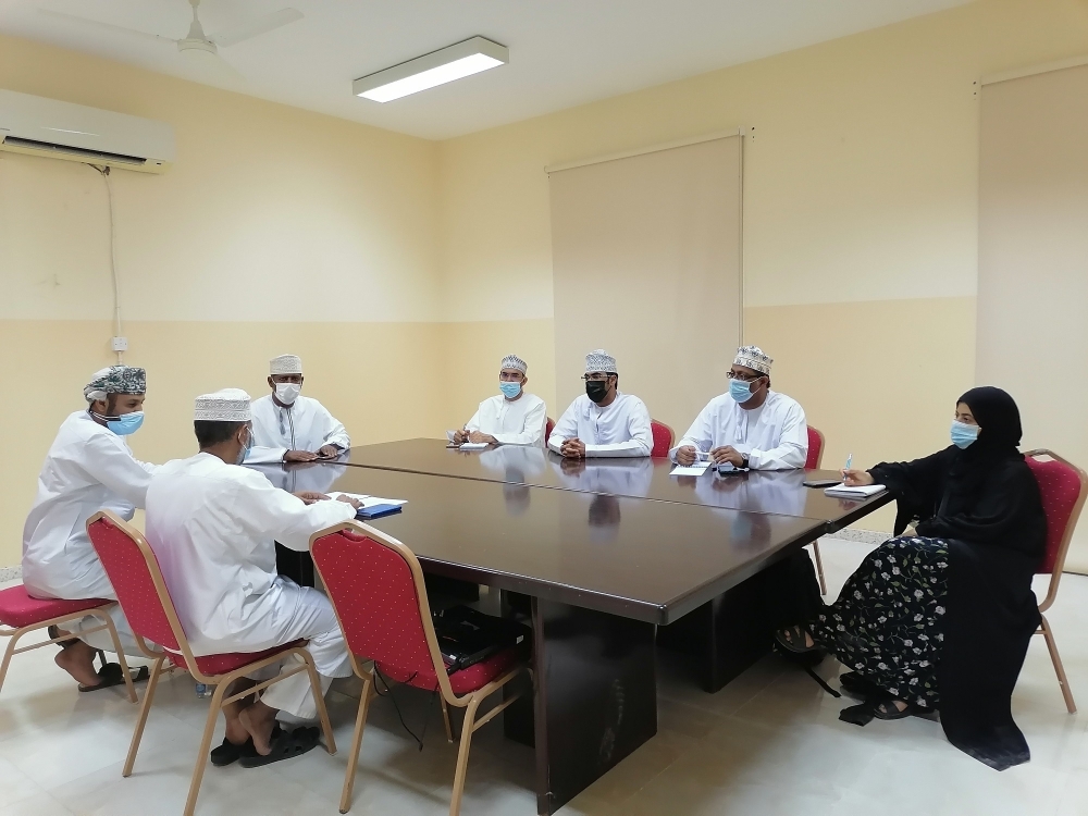 خلال اجتماع اللجنة الشبابية