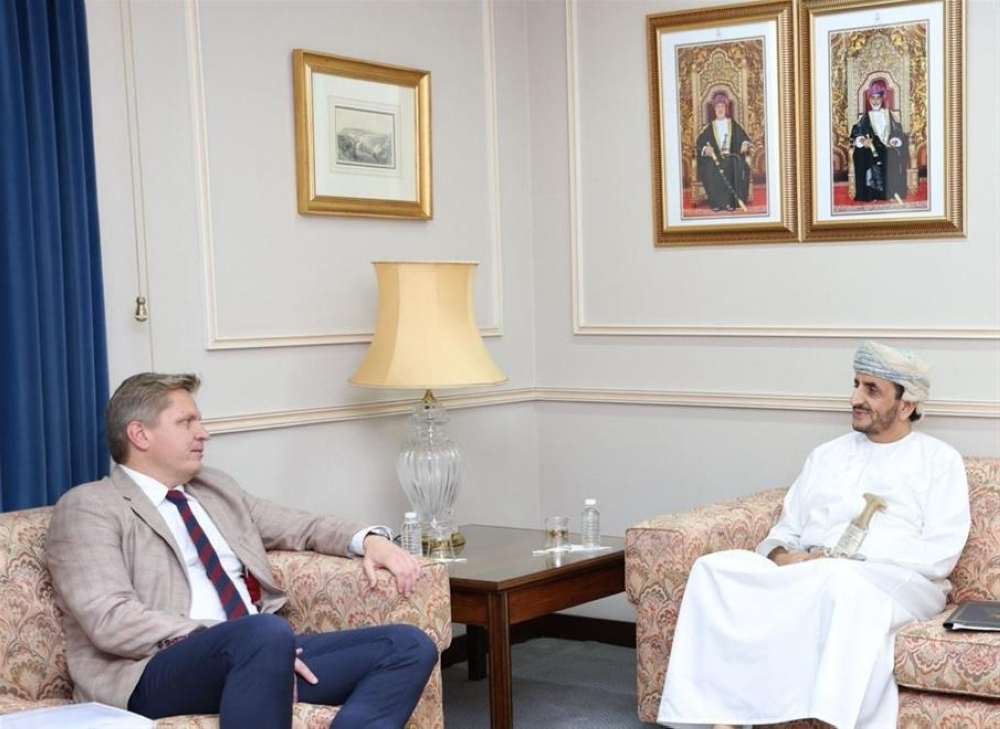 الحارثي لدى استقباله المسؤول الأستوني