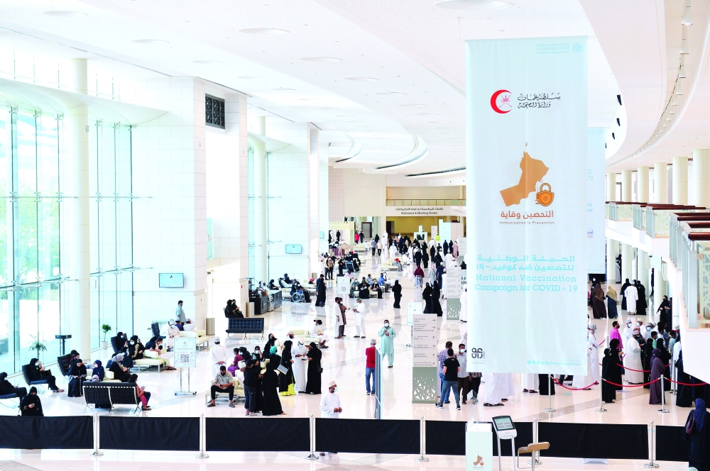 إقبال المرأة على مركز التحصين ضد كوفيد19