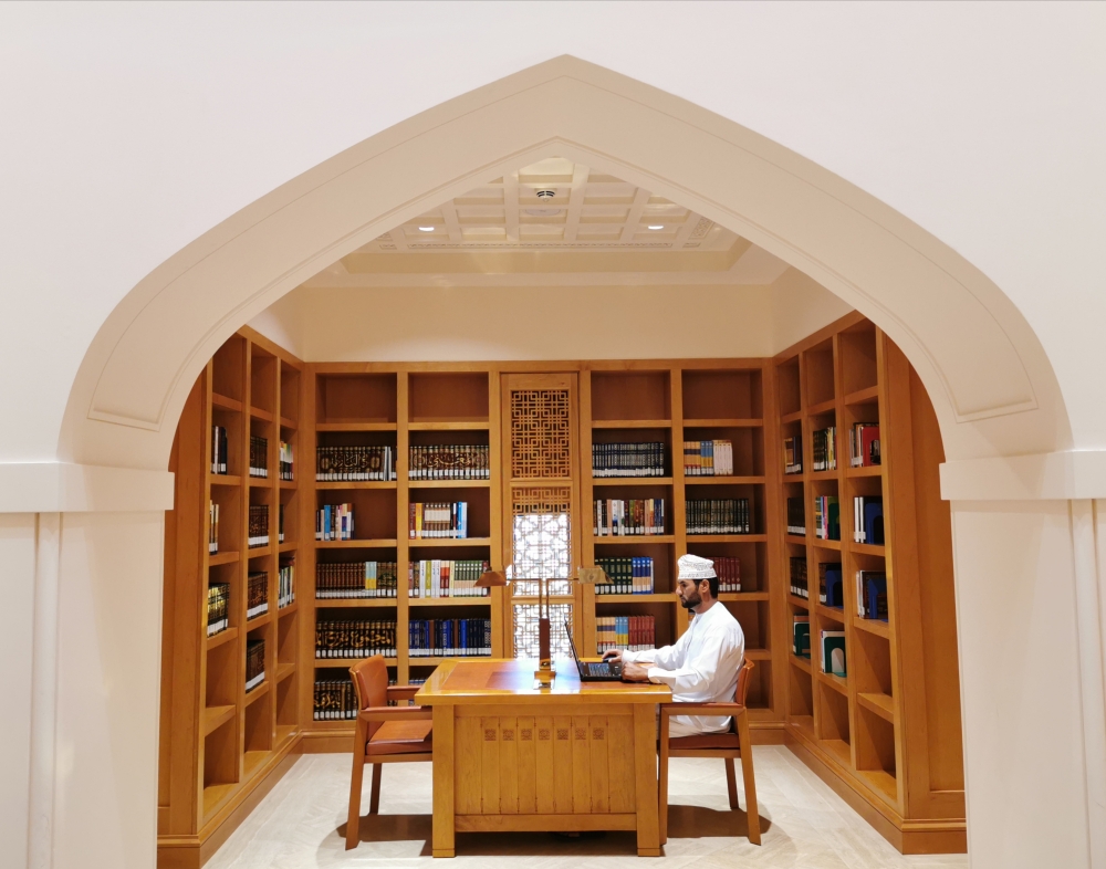 من اورقة المكتبة 