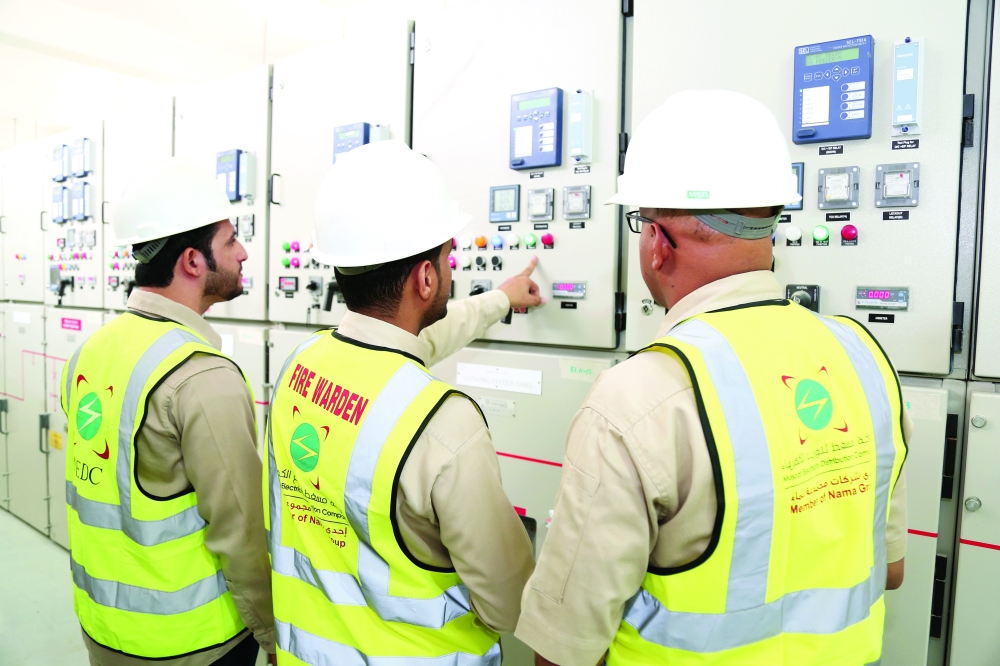 البيع المباشر سيكون لكبار المستهلكين وهم زبائــن التعرفــة المنعكســة علــى التكلفــة