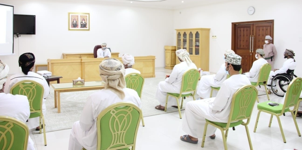  من لقاء محافظ البريمي مع شباب المحافظة 