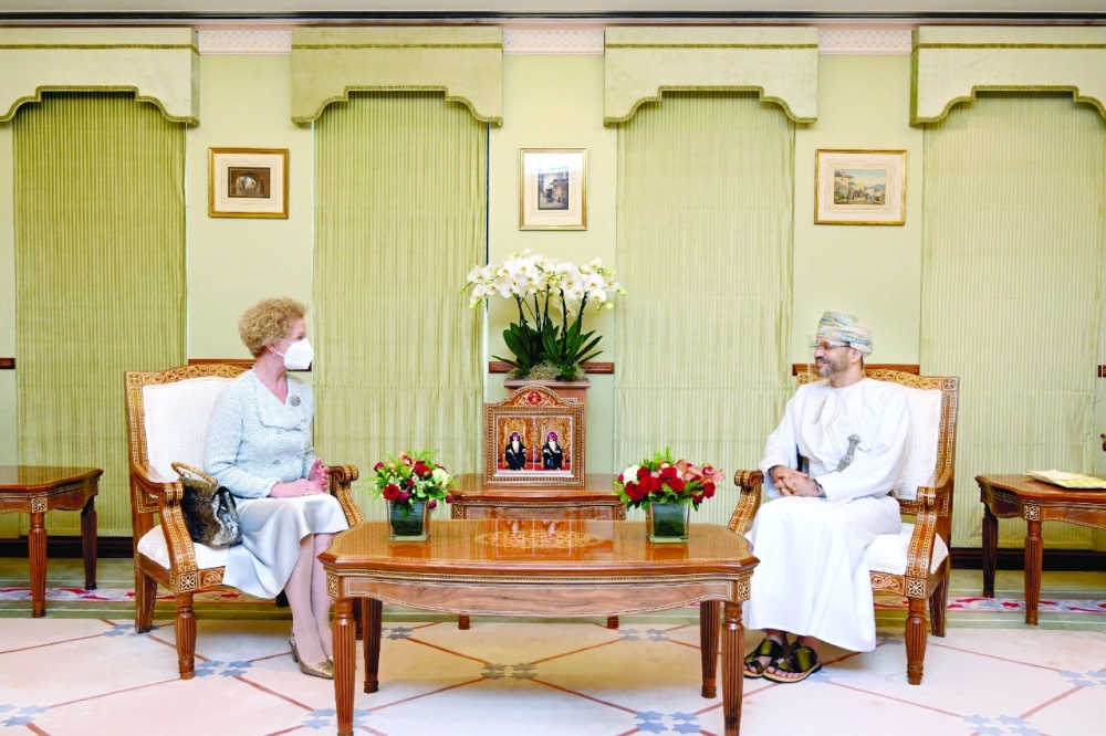  وزير الخارجية خلال استقباله سفيرة البرازيل