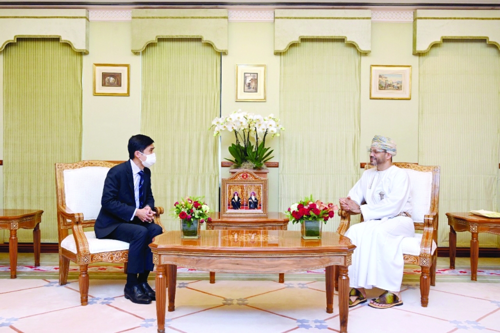  ويستقبل القنصل العام لجمهورية سنغافورة