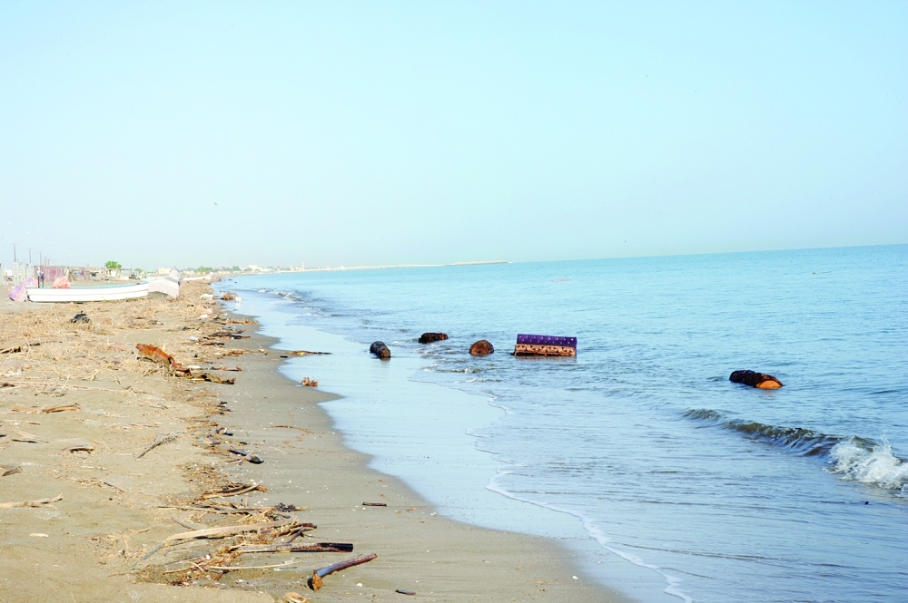 لا ينصح بزيارة الشواطئ خلال الفترة الحالية لوجود بعض المخاطر