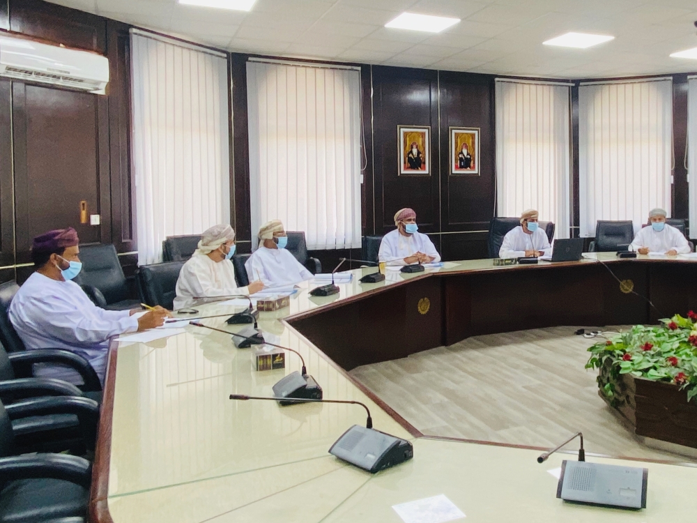 خلال اجتماع فرغ الغرفة بمحافظة ظفار