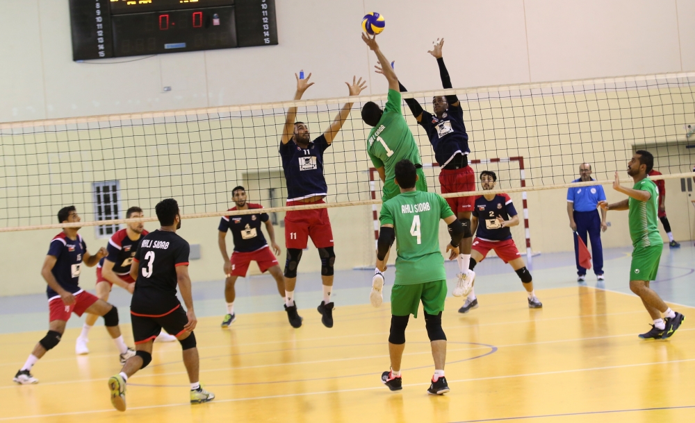 من اللقاءات السابقة لفريق السلام في الدوري 