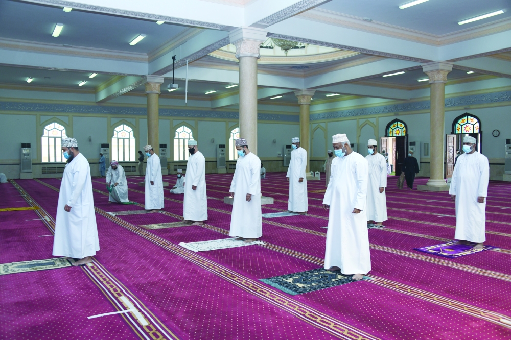 صلاة الجمعة عادت إلى الجوامع مع ضرورة مواصلة التباعد