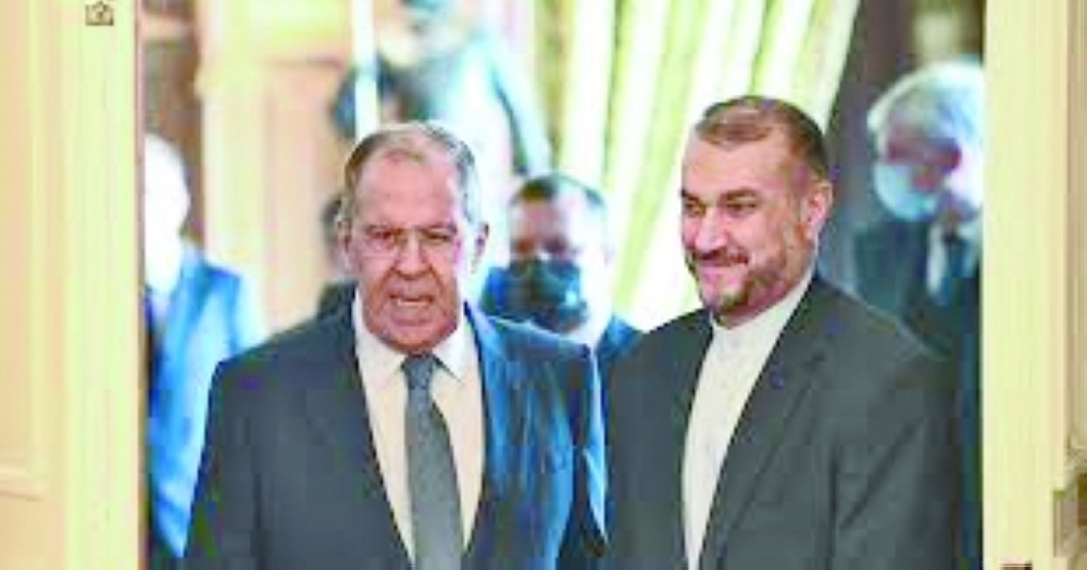 عبد اللهيان ولافروف في لقاء سابق بينهما.  (أرشيفية)