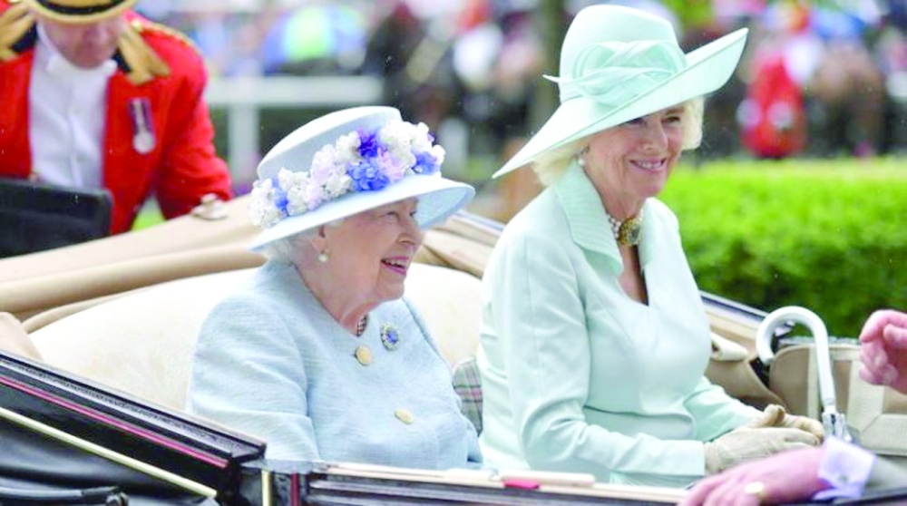 الملكة اليزابيث وكاميلا