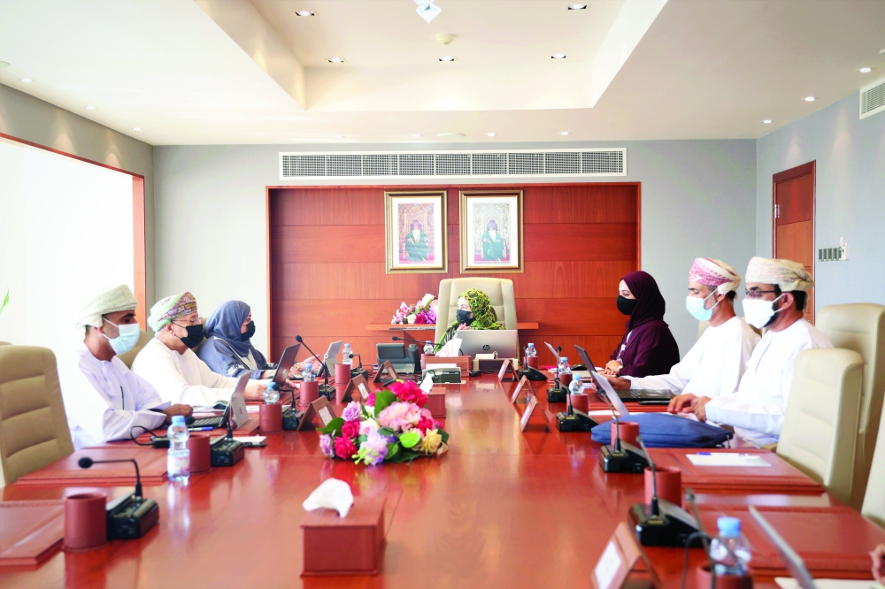 خلال اجتماع أعضاء مجلس الإدارة