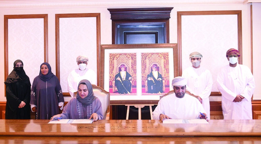 خلال توقيع الاتفاقية