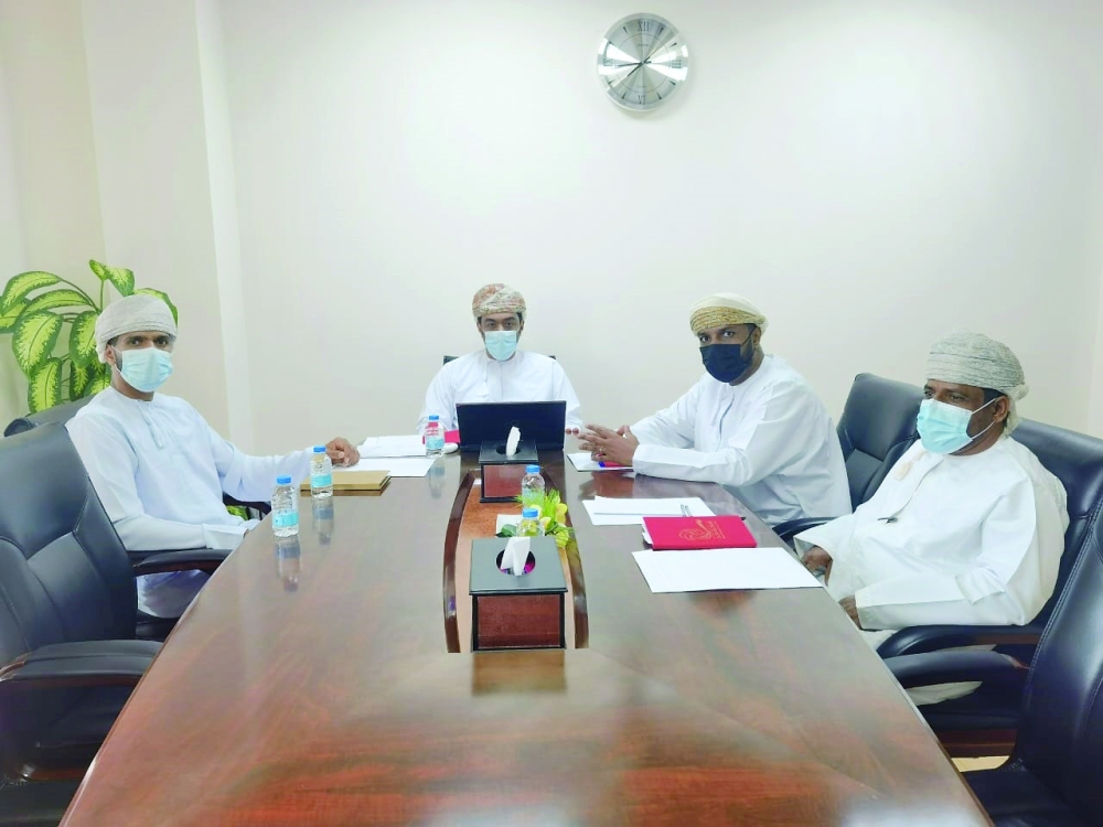 اجتماع لجنة الطائرة الشاطئية