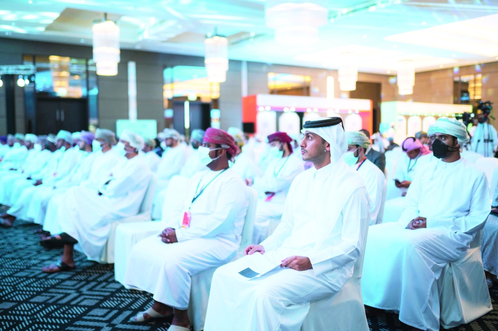 جانب من حضور أوراق العمل