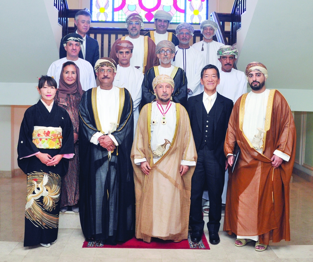 صورة تذكارية للحضور