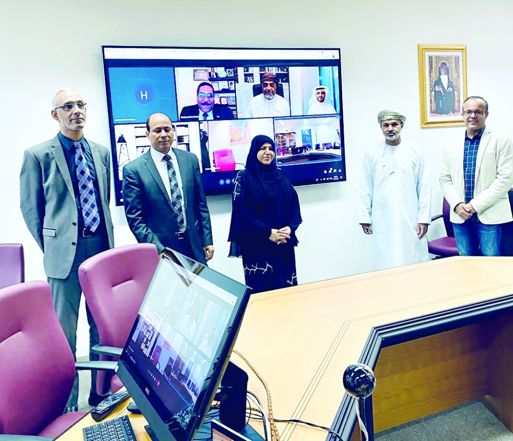 فريق مناقشة الرسالة