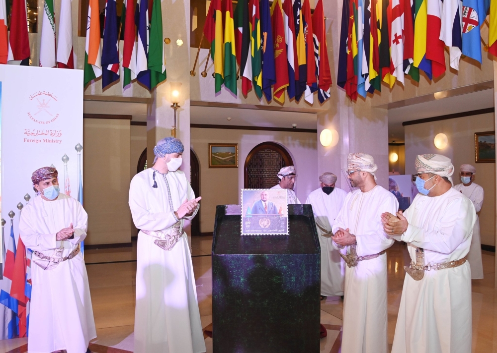 خلال تدشين الطابع البريدي