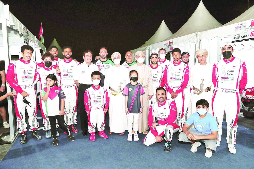 الفريق العماني المشارك في البطولة
