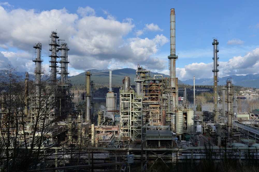 أحد مصافي التكرير في كندا. رويترز