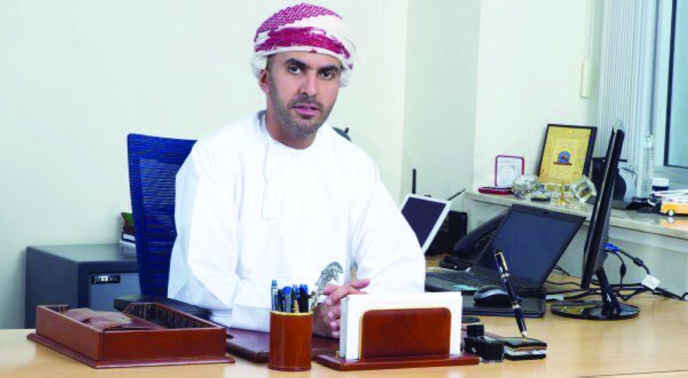 أيمن الحوسني