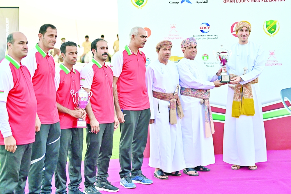 تكريم بطل التقاط الأوتاد