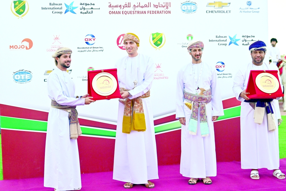 من تكريم الفائزين