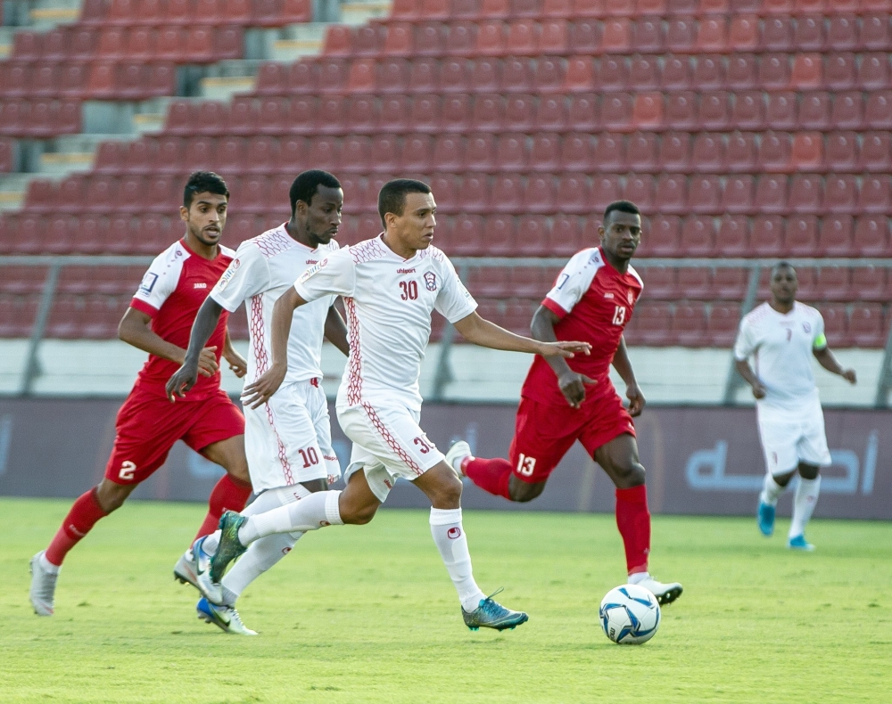 من لقاءات نادي مسقط في الدوري