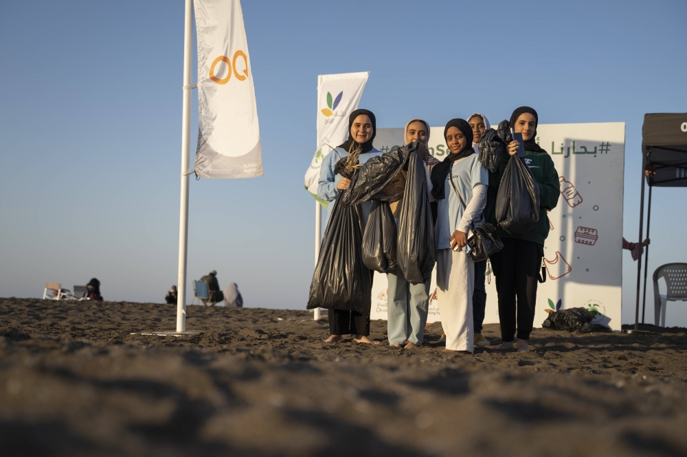 جانب من حملة تنظيف الشاطئ