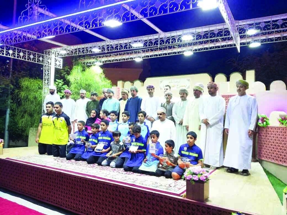 لقطة جماعية في ختام التكريم