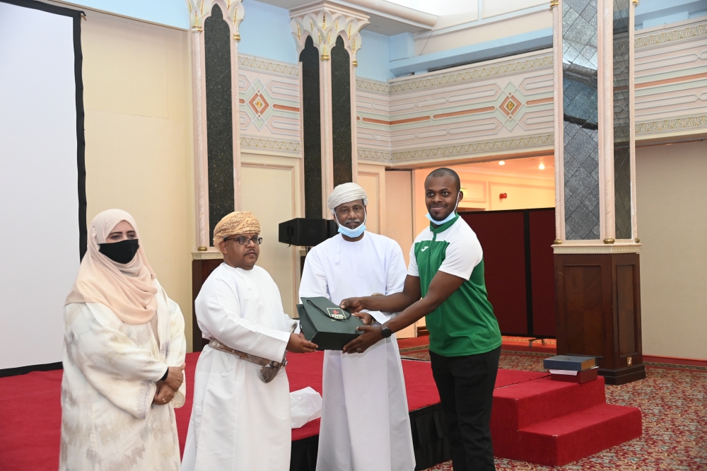 أثناء تكريم أعضاء الجمعية المشاركين في المحافل الدولية